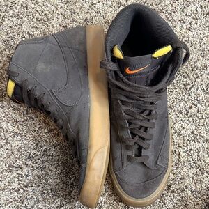 Nike Men's Black and Orange High-Top Sneakers